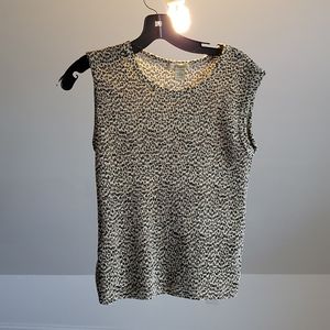 Sleeveless stretch top